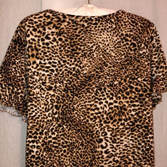 L Leopard Short Ruffle Sleeve Crewneck Top - Picture 5 of 8